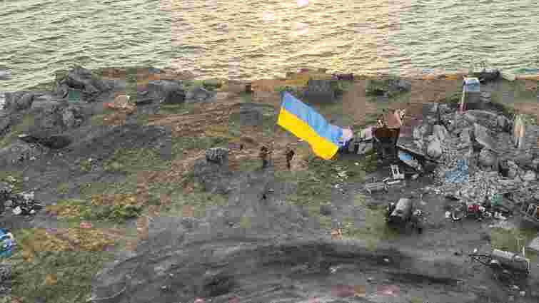 Військові ЗСУ підняли український прапор над островом Зміїний