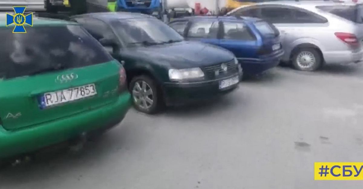Львівських митників викрили на масштабній схемі розмитнення авто