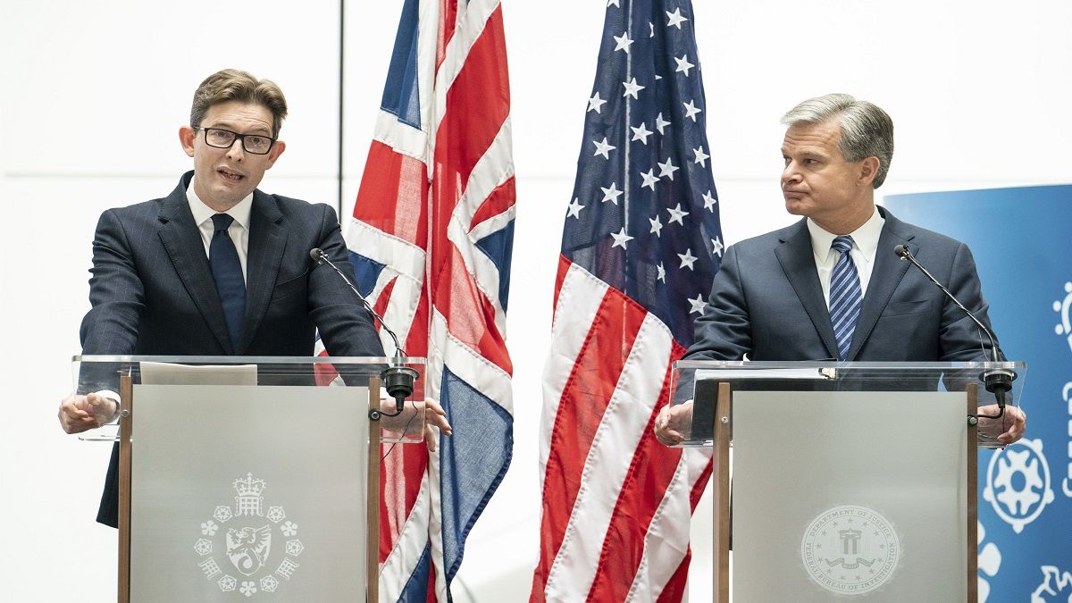 Керівники ФБР і МІ5 попередили про зростання загрози з боку Китаю