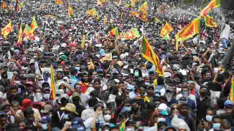 Тисячі протестувальників захопили резиденцію президента Шрі-Ланки 