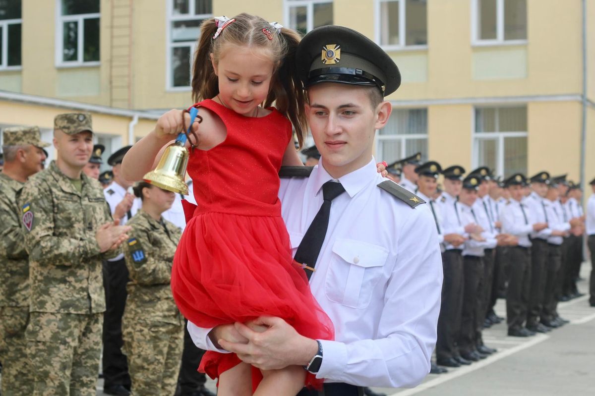 Зі львівського військового ліцею випустилося 136 курсантів
