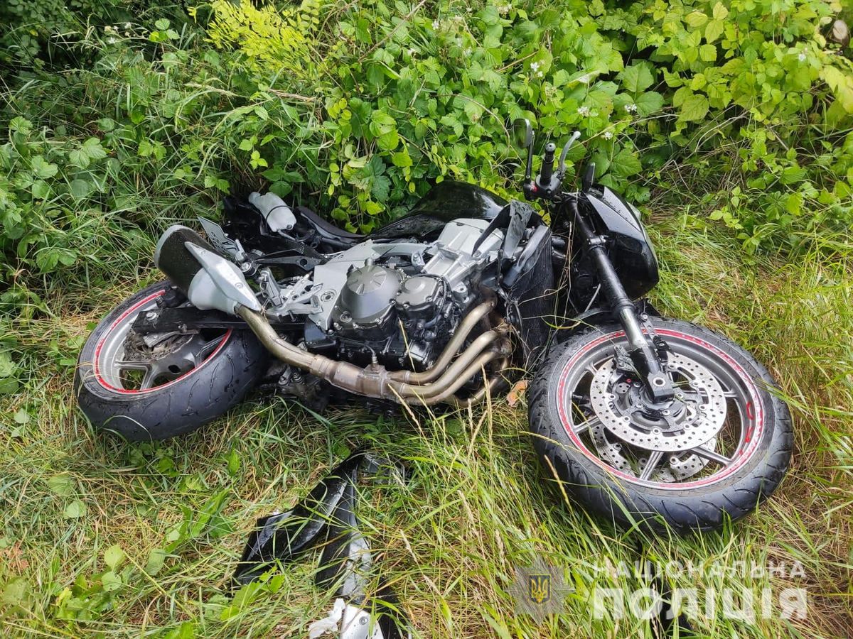 Біля Золочева мотоцикліст збив двох велосипедистів