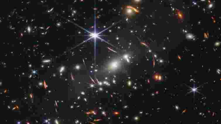 Байден представив перше кольорове фото Всесвіту з телескопа «Джеймс Вебб»