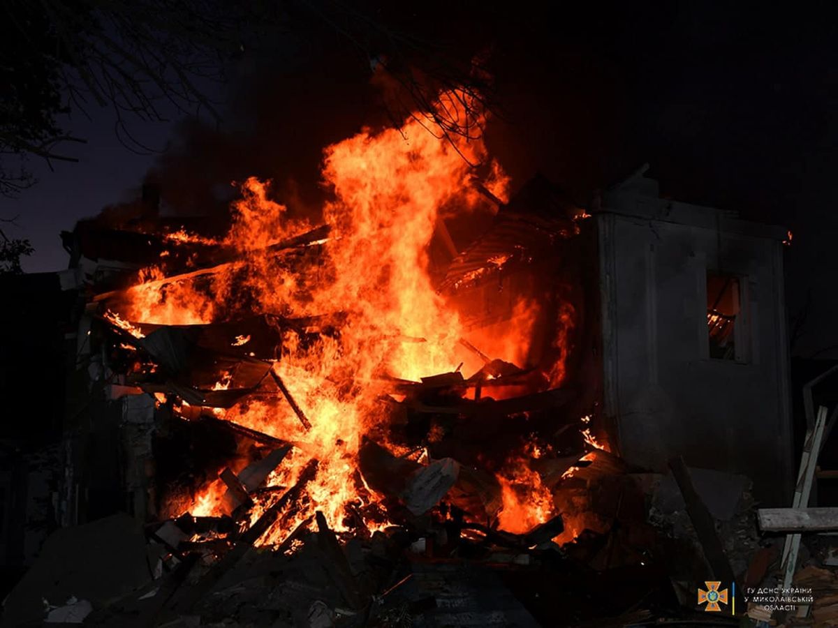 Росіяни завдали ракетного удару по лікарнях і житлових будинках Миколаєва

