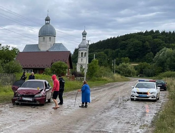 Двоє дітей постраждали в ДТП з вини п’яного водія біля кордону з Польщею 11