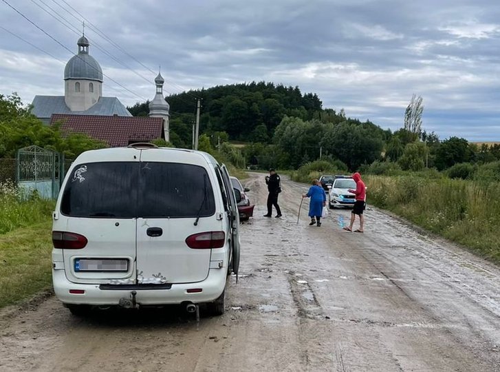 Двоє дітей постраждали в ДТП з вини п’яного водія біля кордону з Польщею 13
