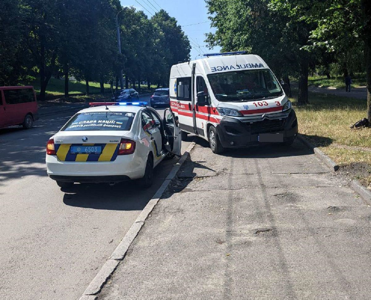 У Рівному водій «швидкої» під час паркування наїхав на 32-річну пішохідку 