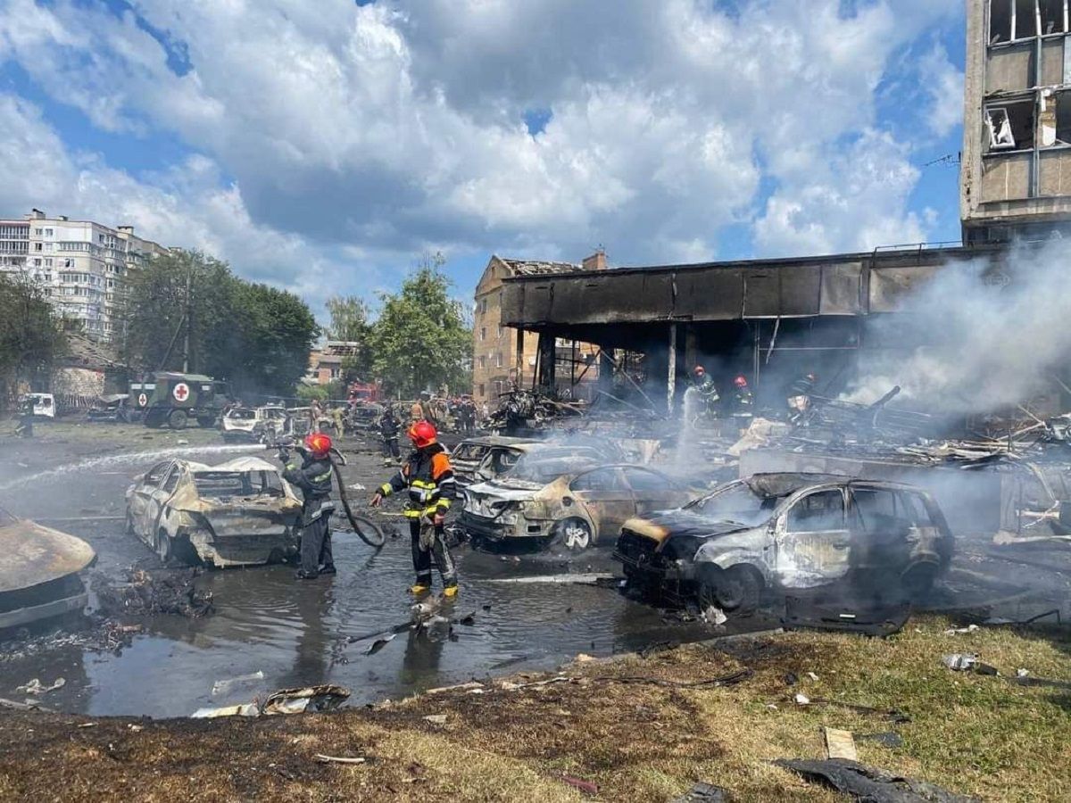 Тіла 13 жертв ракетної атаки на Вінницю ще досі не ідентифіковані