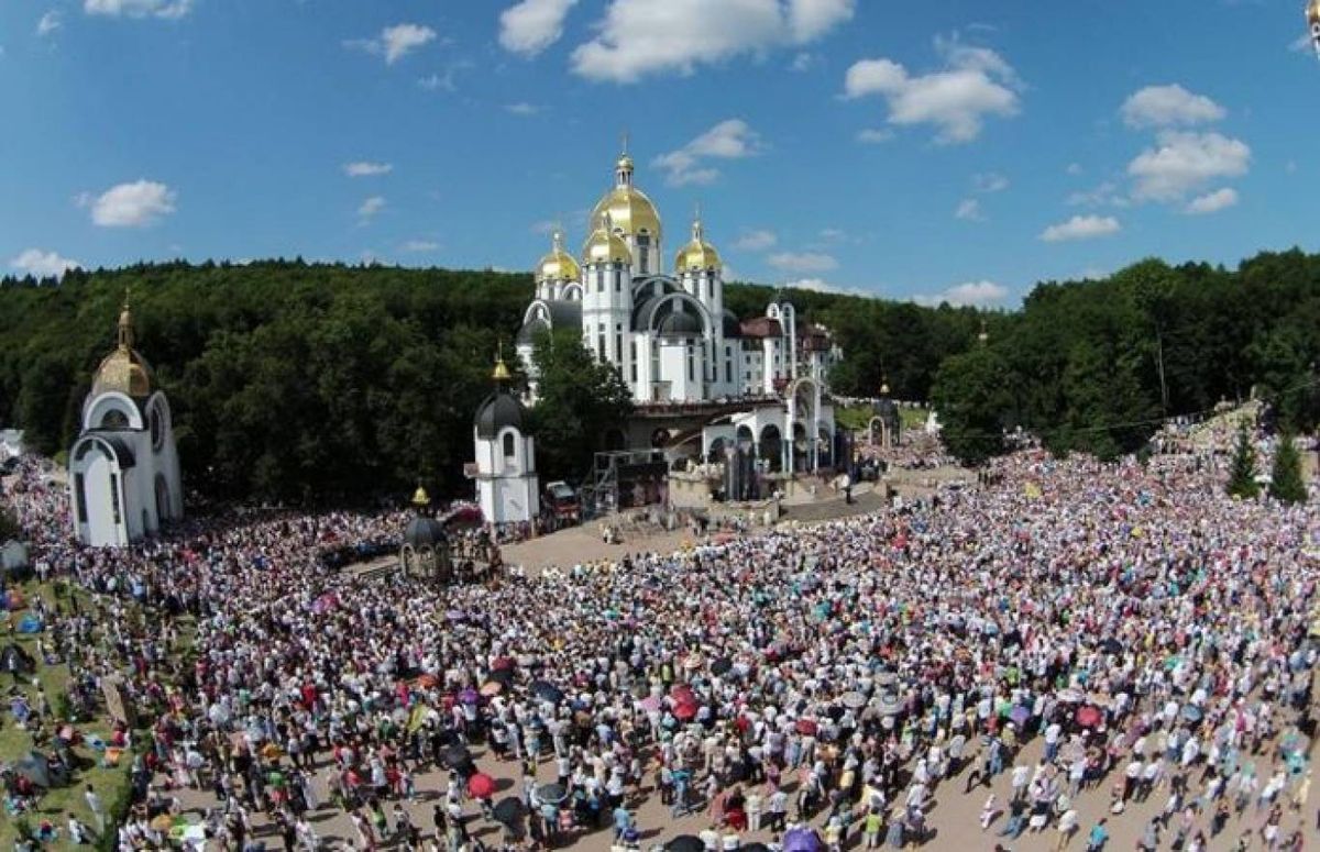 Поліція Тернопільщини просить вірян не брати участі у прощі до Зарваниці