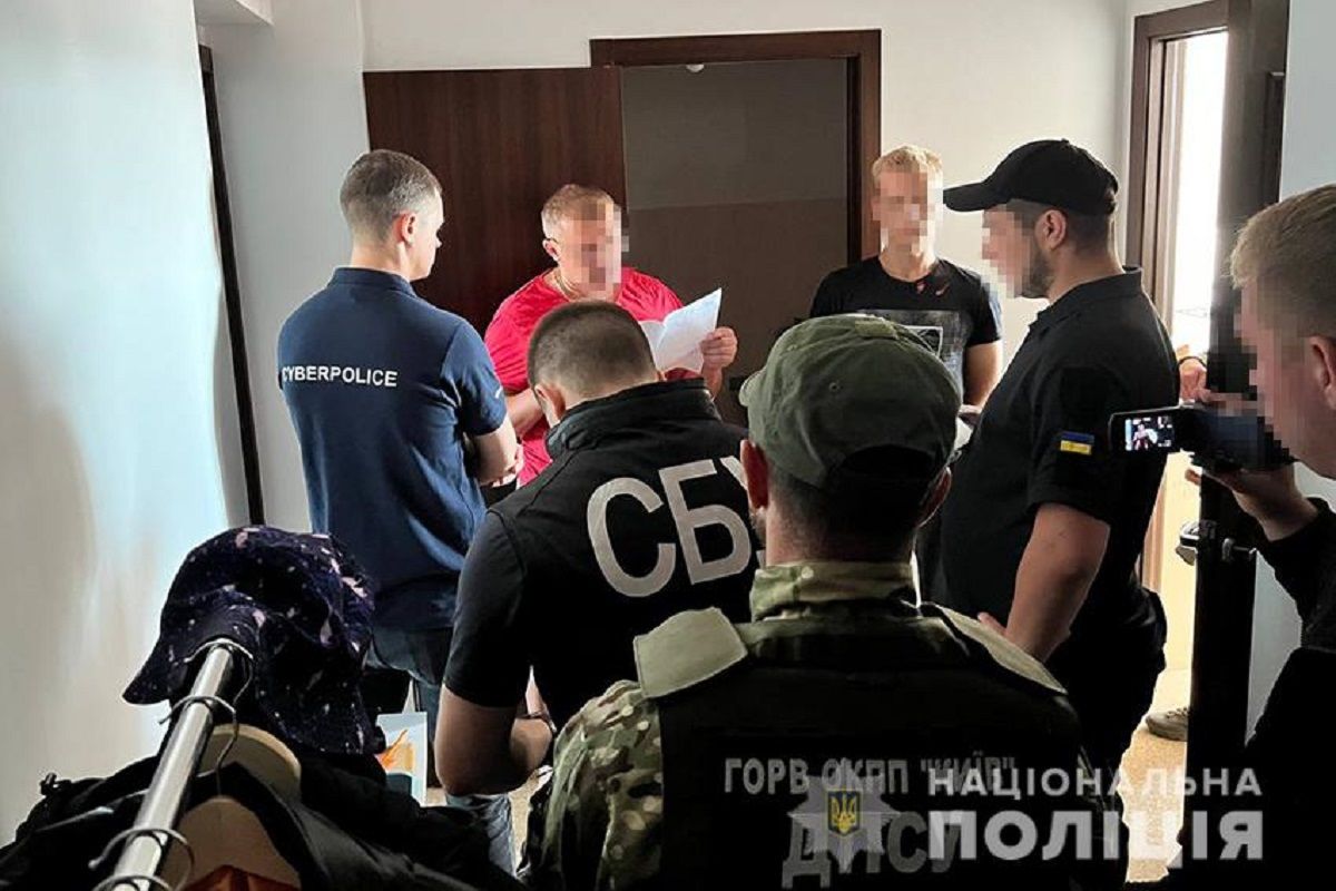 У Хмельницькому затримали 20-річного диверсанта, який шукав охочих малювати мітки 