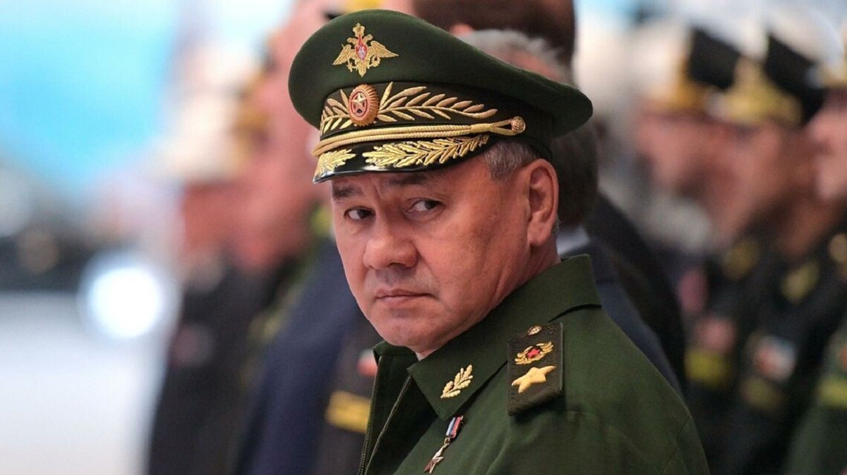 Шойгу наказав наростити наступ на всіх напрямках в Україні