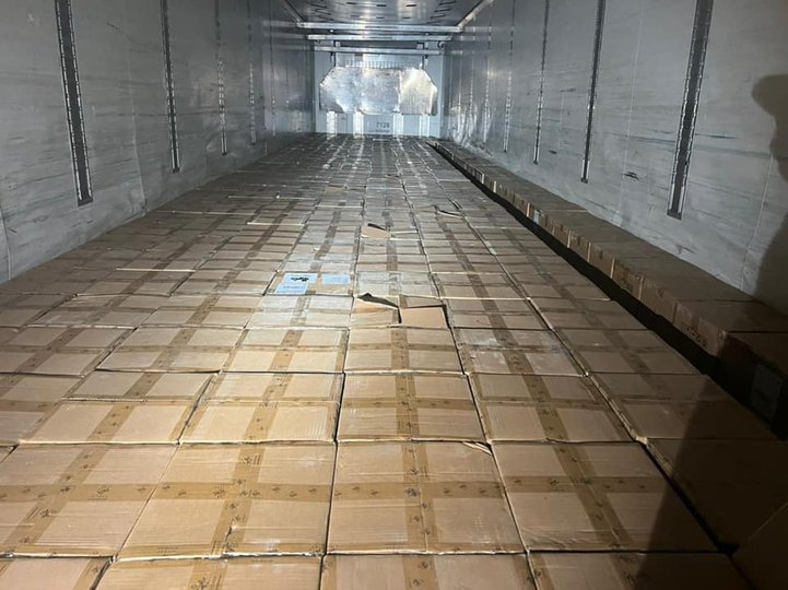 У польського дальнобійника вилучили 200 тис. контрабандних електронних сигарет 12