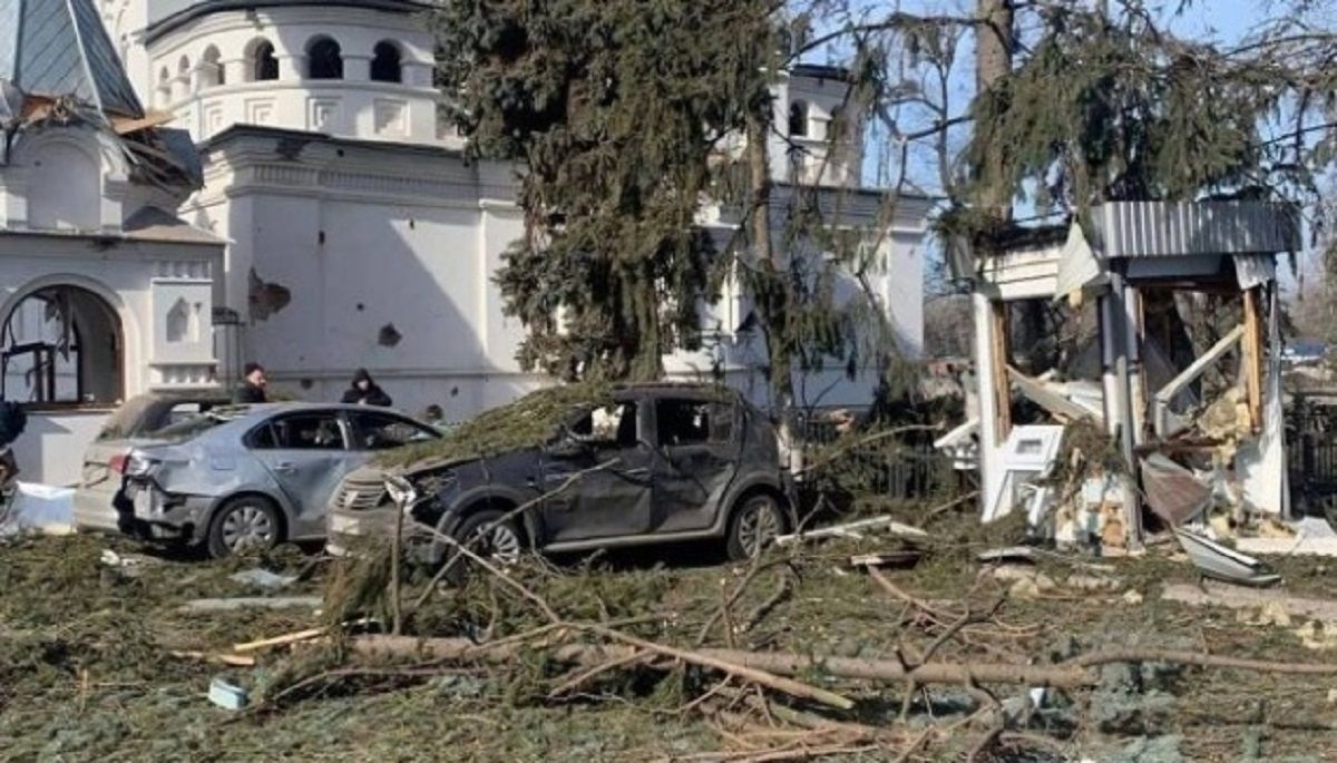 Розвідники ГУР евакуювали зі Святогірської лаври групу цивільних