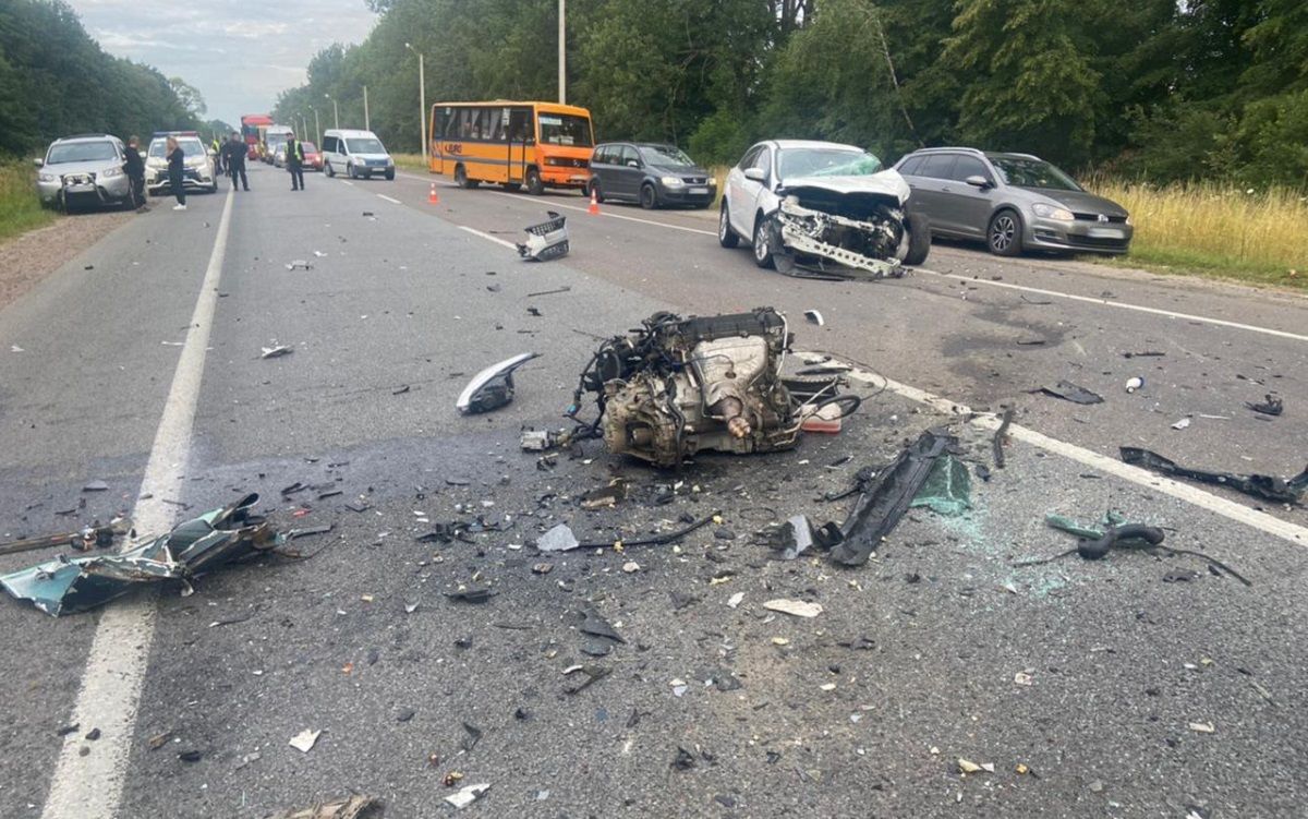 Смертельна лобова ДТП заблокувала рух трасою Львів-Шегині