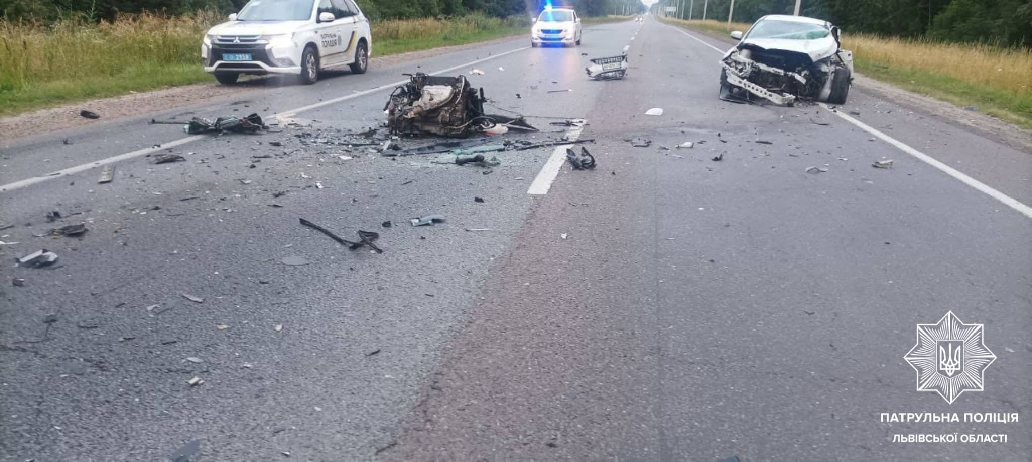 Смертельна лобова ДТП заблокувала рух трасою Львів-Шегині 13
