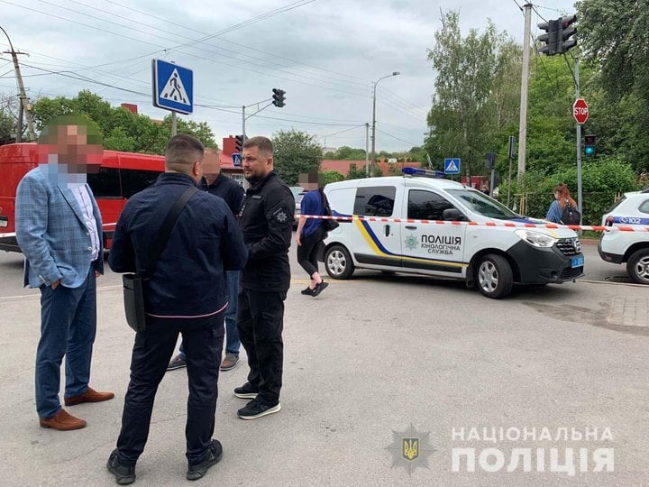 Під час пограбування обмінника у Рівному застрелили 42-річного чоловіка 11