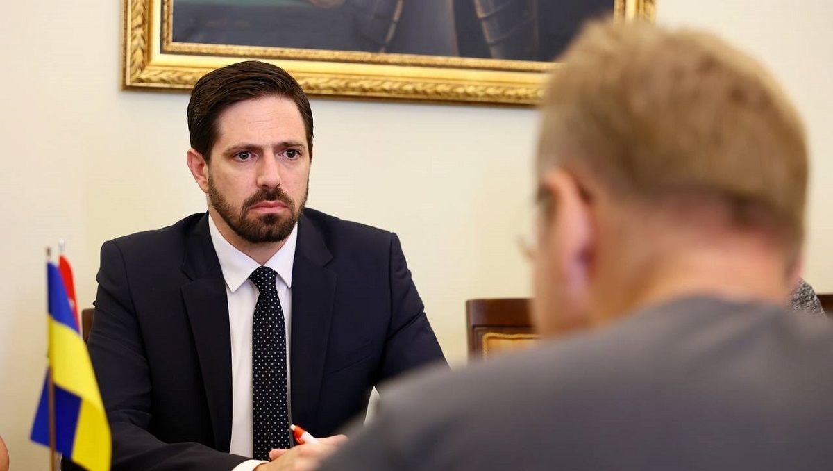 Угорщина змінила позицію щодо транзиту зброї в Україну