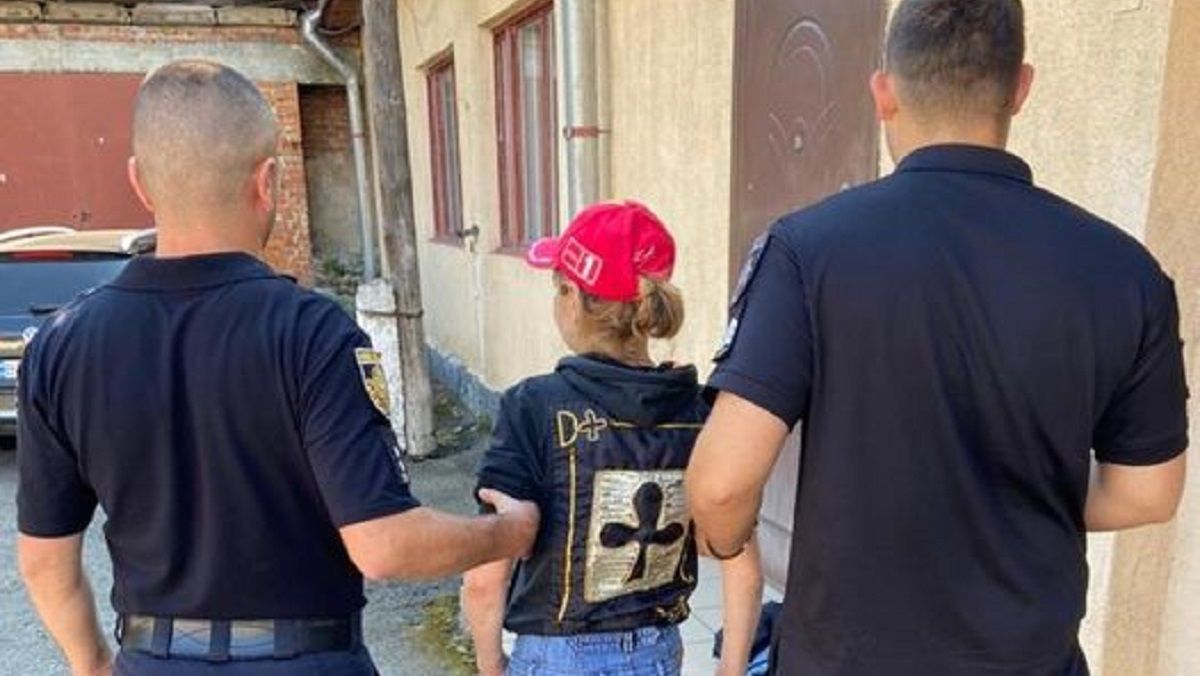 35-річна стриянка під час сварки з мамою встромила їй ніж у спину
