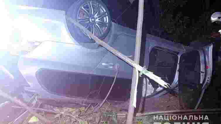 Четверо людей постраждали внаслідок перекидання BMW на Хмельниччині