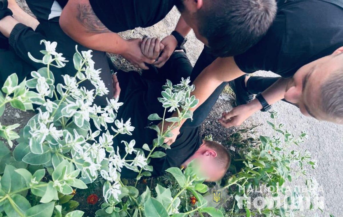 Два юнаки з Франківська вкрали у 13-річного хлопця самокат