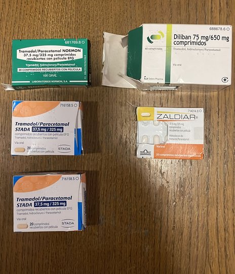 Прикордонники знайшли у посилках з-за кордону сотні наркотичних таблеток 13 У коробках було знайдено 730 пігулок та 8 ампул психотропів та нарковмісних препаратів