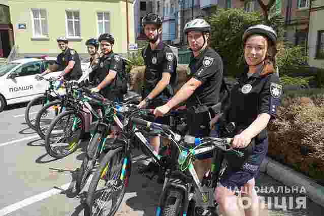 Парки Тернополя патрулюватимуть поліцейські на велосипедах