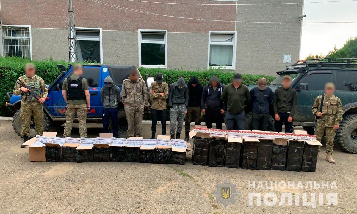 За два кілометри від кордону з Румунією затримали групу контрабандистів