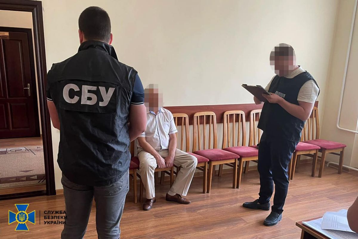 Директора гірничного коледжу в Червонограді затримали на хабарі 75 тис. грн
