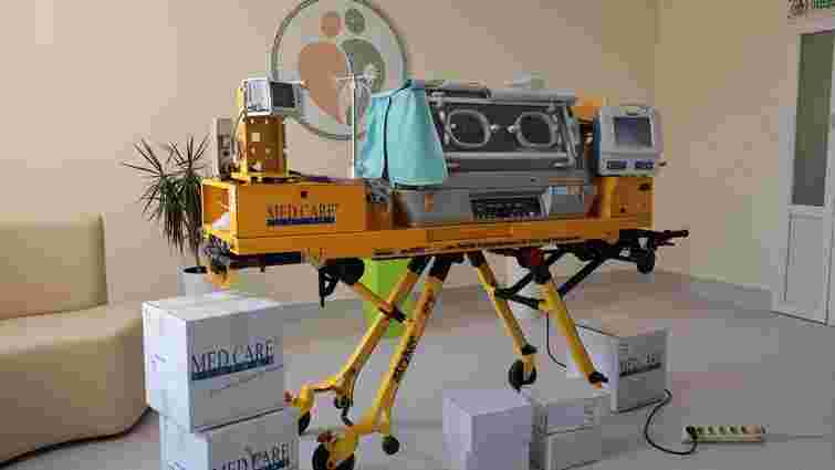 Львівські медики отримали інкубатор для перевезення недоношених дітей Львівські медики отримали інкубатор для перевезення недоношених дітей