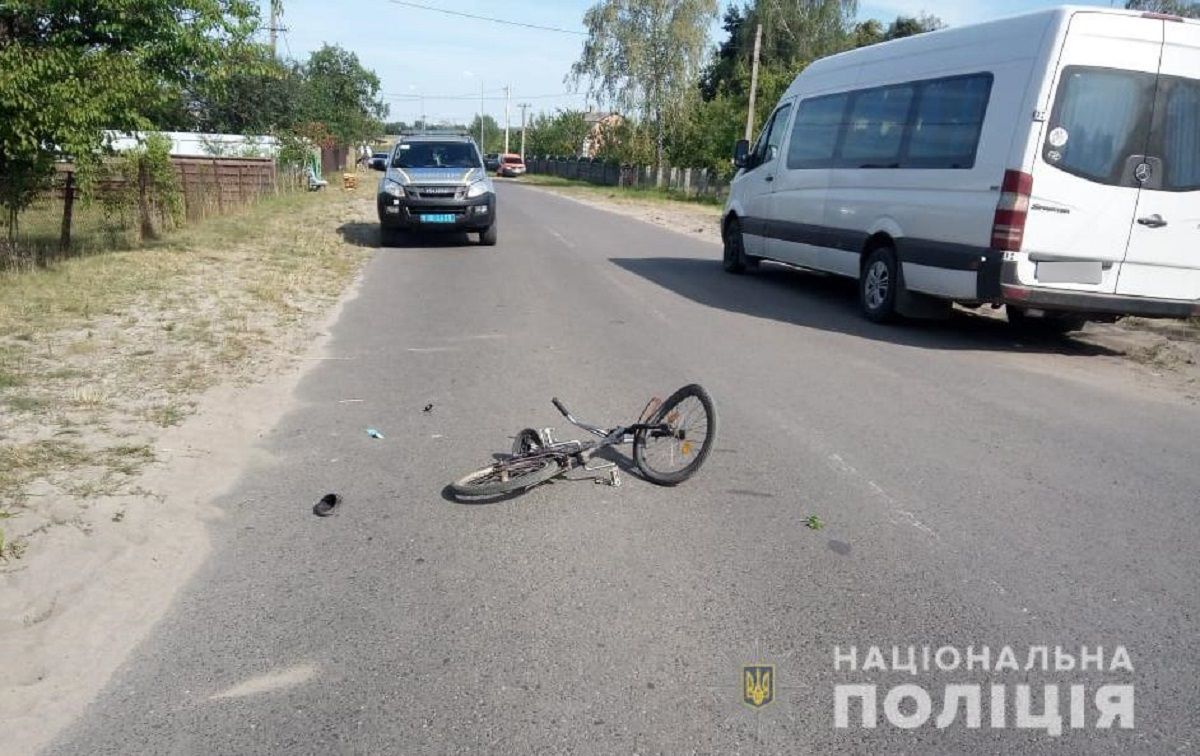 Водій рейсового автобуса збив 7-річного велосипедиста на Волині