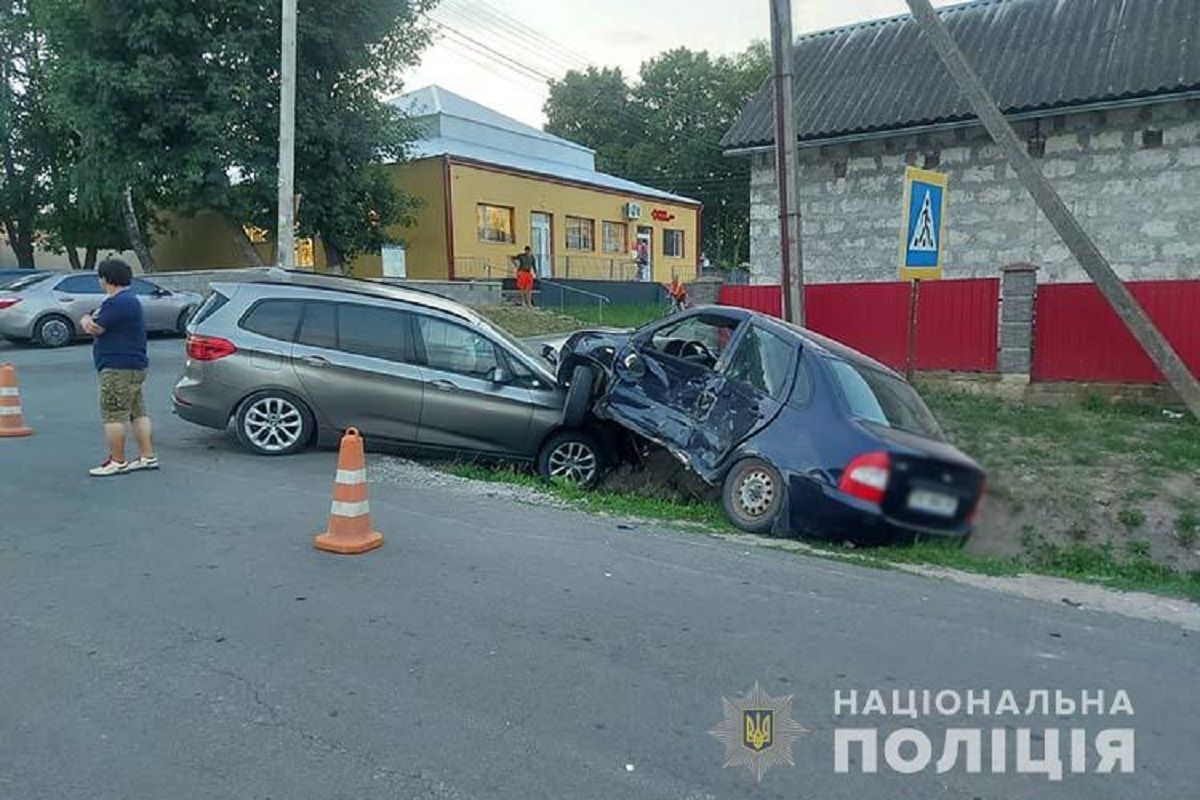 Відкинутий внаслідок ДТП автомобіль збив 21-річну мешканку Тернопільщини