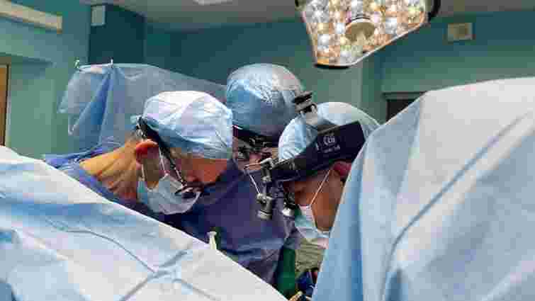 Львівські медики провели трансплантацію стовбурових клітин пацієнту з серцевою недостатністю 