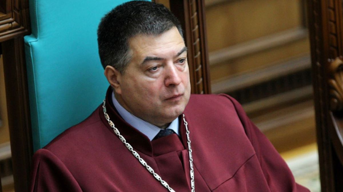 Суд заочно арештував екс-голову КСУ Олександра Тупицького