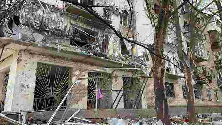 Вночі росіяни знову обстріляли спальний район Миколаєва, є жертви