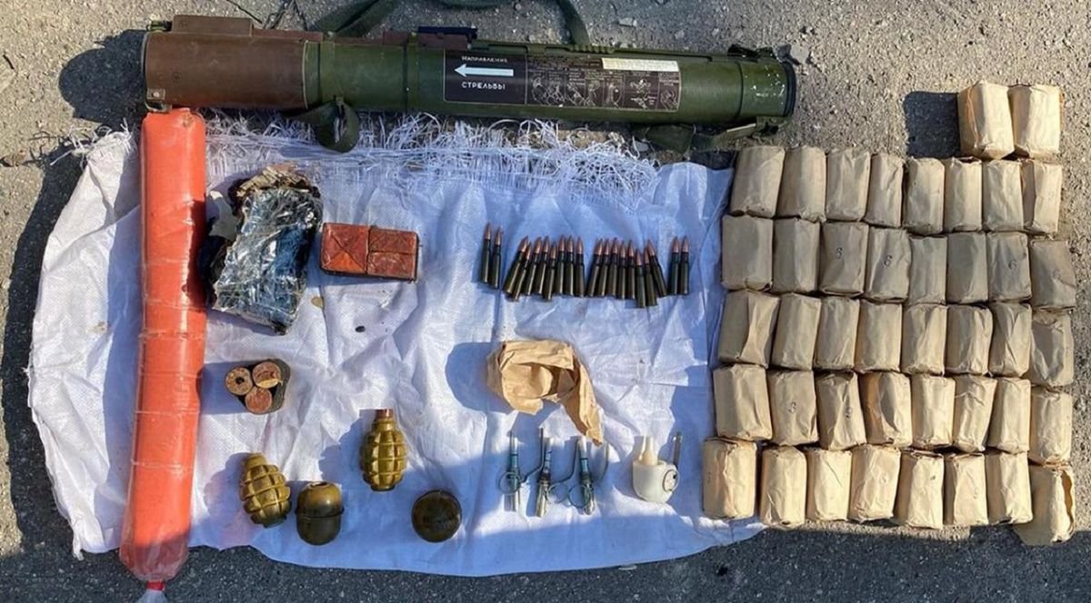 СБУ затримала торговця зброєю та виявила сховок з боєприпасами на Запоріжжі