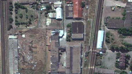 Супутникові знімки з Оленівки свідчать про підрив зсередини бараку з українцями