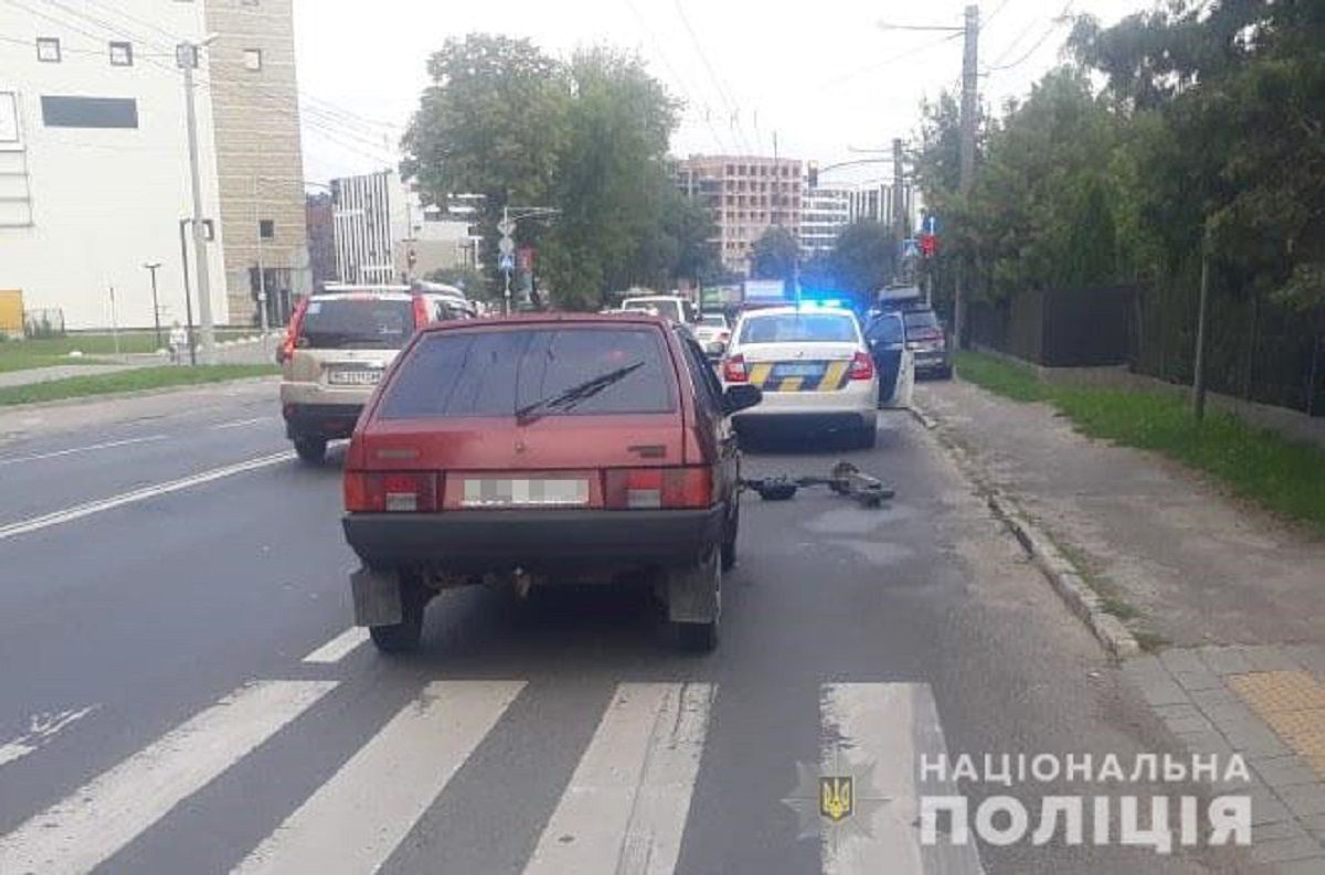 Автомобіль збив 15-річного хлопця на самокаті у Львові
