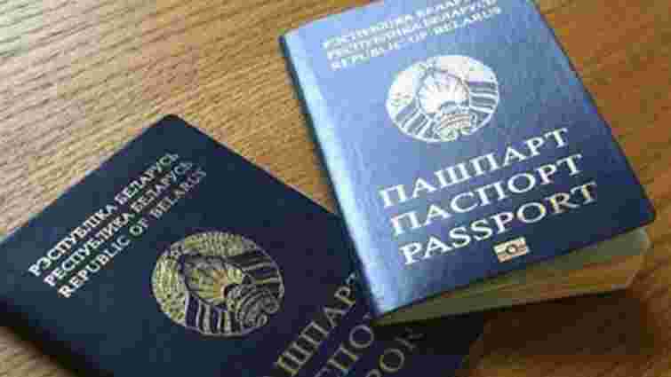 У білоруських силовиків відбирають паспорти, побоюючись дезертирства