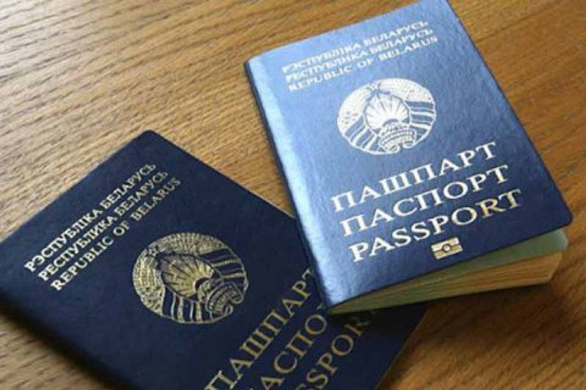 У білоруських силовиків відбирають паспорти, побоюючись дезертирства