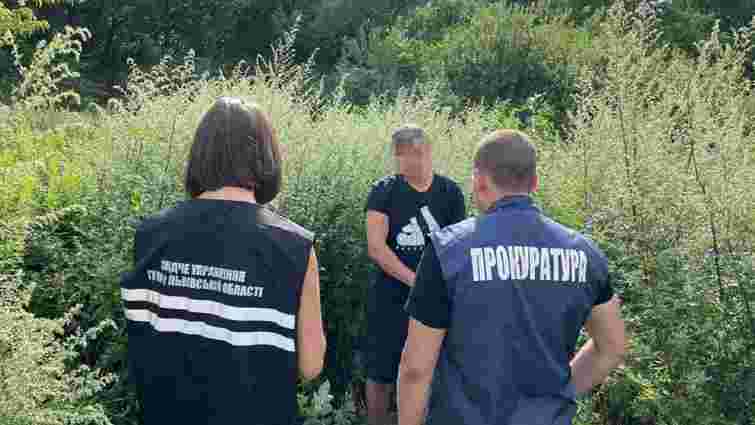 Ще одного львівського псевдоволонтера затримали за вивіз ухилянтів за кордон