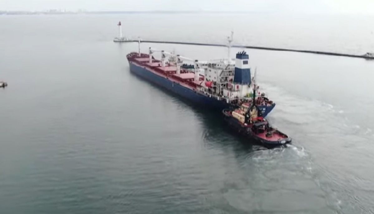 Перше судно з українською кукурудзою прибуло до узбережжя Туреччини