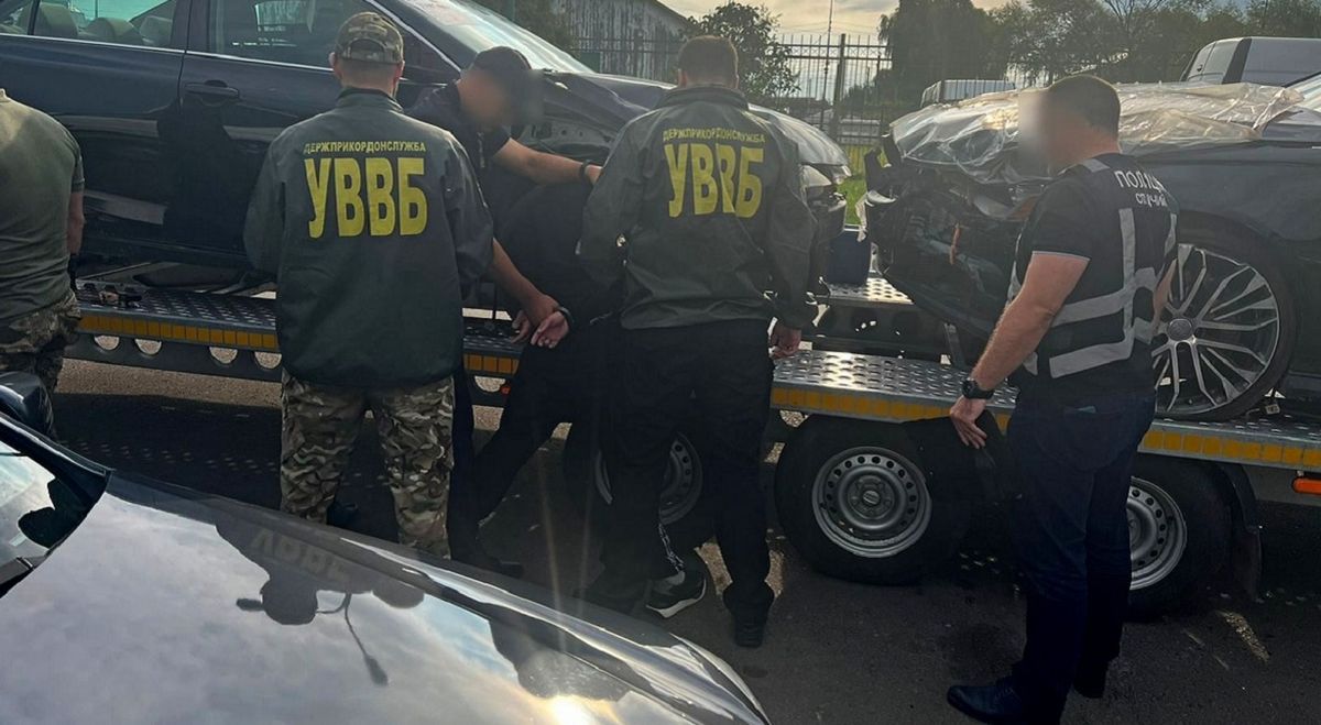 У Шегинях затримали чоловіка, який пропонував хабар за виїзд свого брата