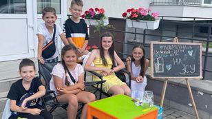 Зібрані на продажі лимонаду 11 тис. грн львівські школярі передали ЗСУ