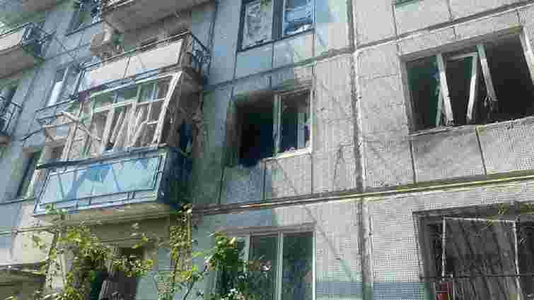Росіяни обстріляли з «Ураганів» житлову багатоповерхівку в Чугуєві