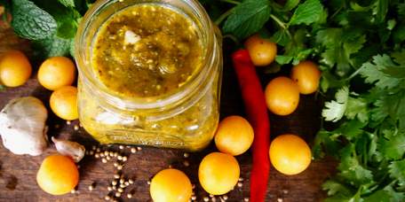 Соус до м’яса з жовтої аличі. Рецепт дня