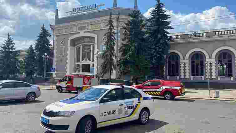 Невідомі заявили про замінування вокзалів і ринків в українських містах