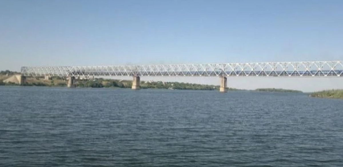 ЗСУ знову завдали влучних ударів по Антонівському мосту в Херсоні