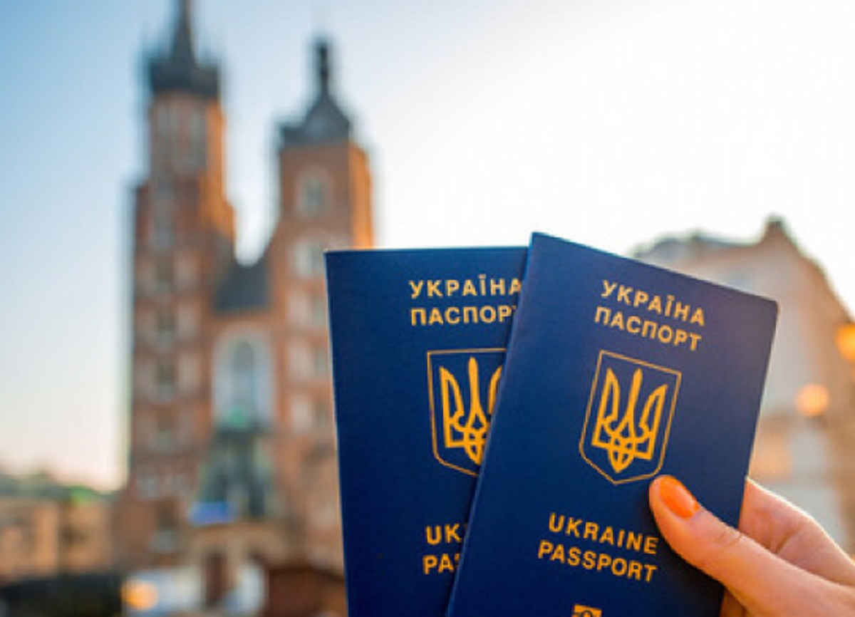 Статус тимчасового захисту для українців у ЄС діятиме до весни 2024 року
