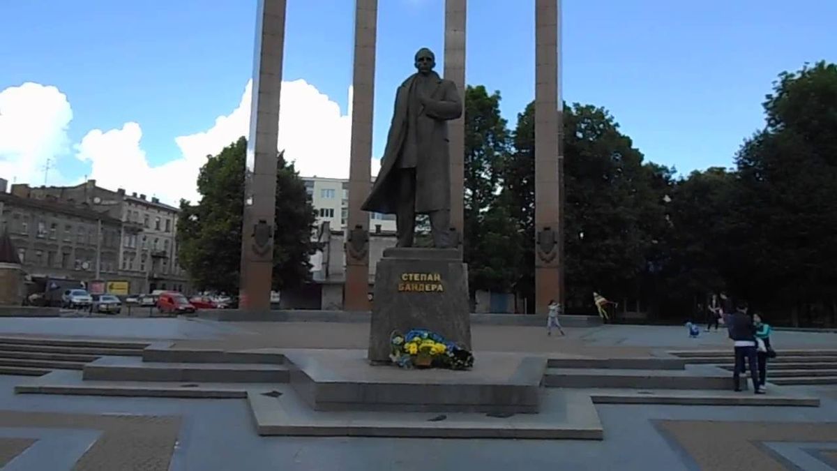 60-річний львів'янин надав росіянам координати для удару по пам'ятнику Бандері