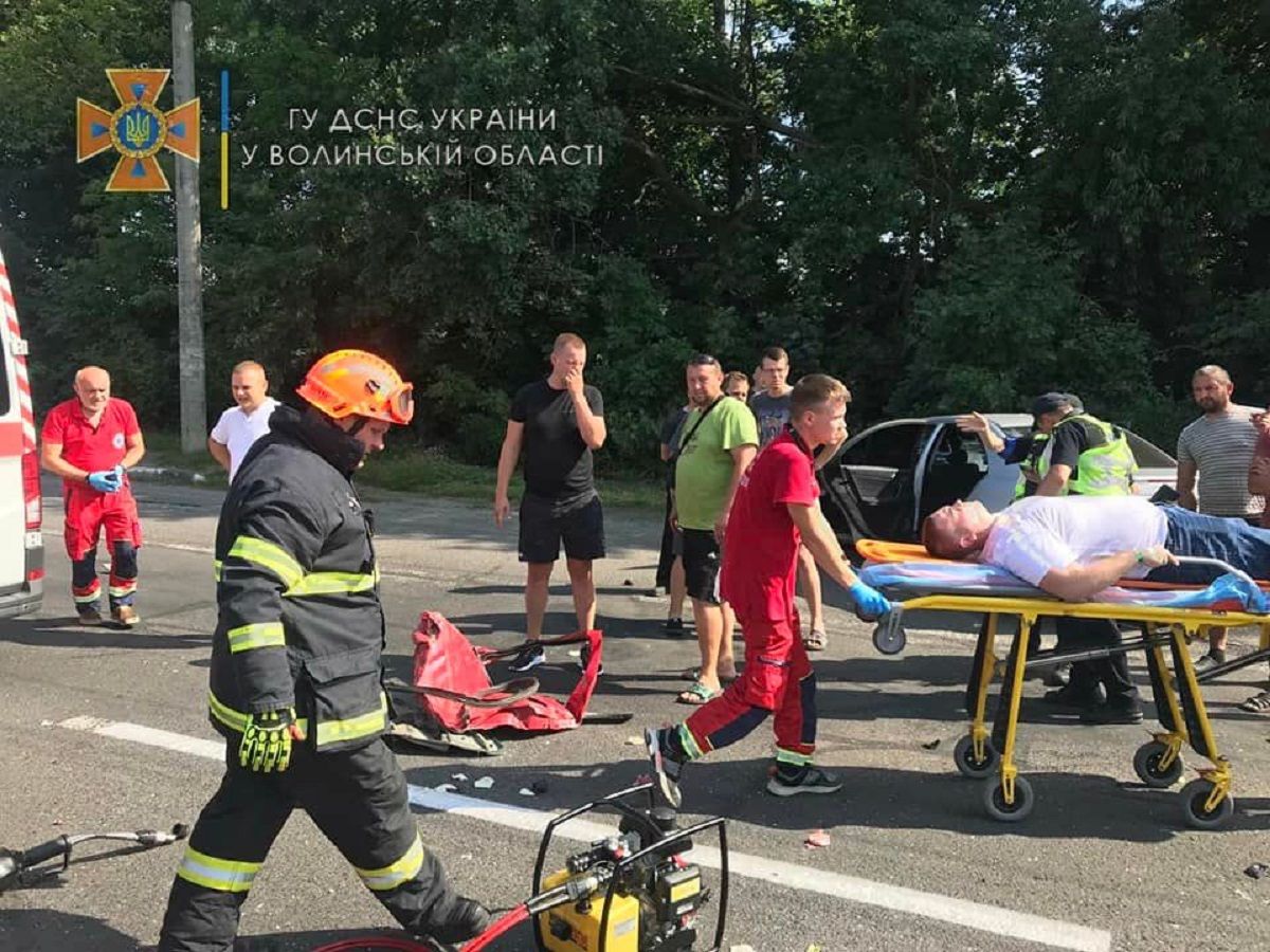 Семеро людей постраждали у масштабній аварії під Луцьком